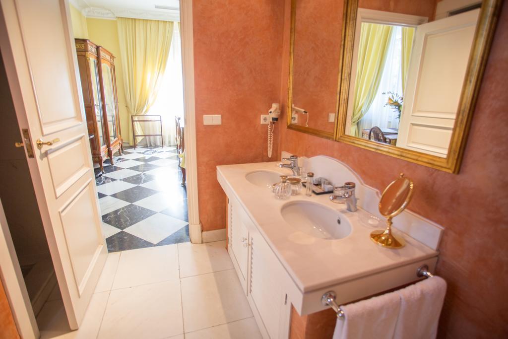 Villa De La Palmera Севилья Экстерьер фото